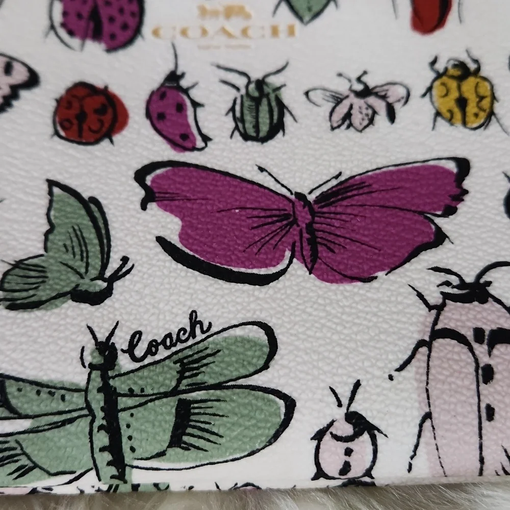 NWT Coach Corner Zip Critter Print Wristlet Wallet 🐞🦋🪲♥️🎁 - Picture 4 of 12